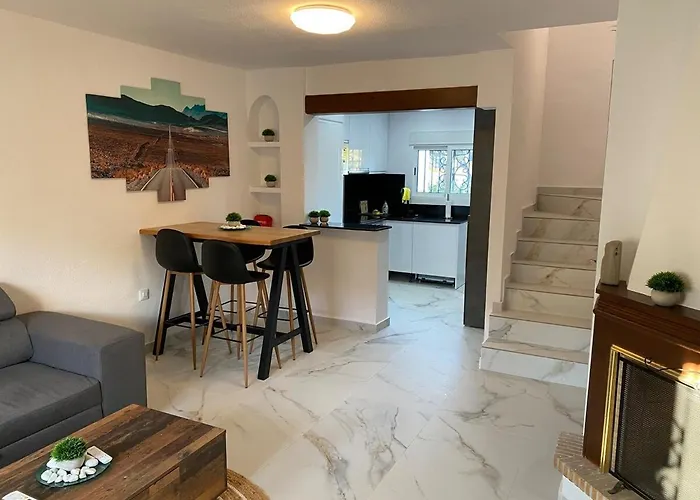 Amazing 6 Bed Townhouse Villa Valencia